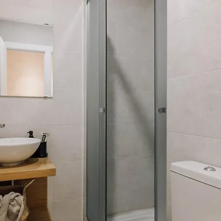 Bubion - 2 Bedrooms In Santo Antonio * Lisboa